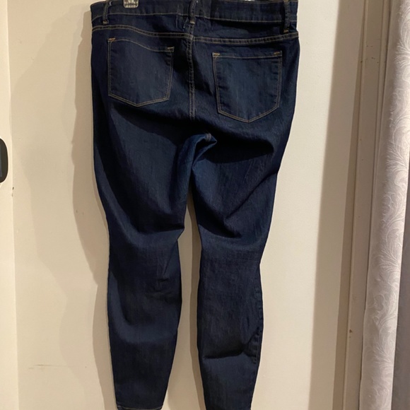 Old navy Jean - Picture 2 of 5